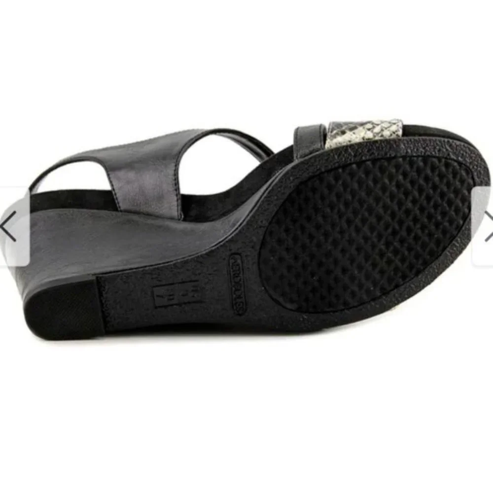 Aerosoles Plushed Together Open Toe Synthetic Black Snake Wedge Shoes Sz.8.5